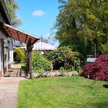 Kuenstler Ferienwohnung 3 Zimmer Kueche Bad Zentrale Lage Wulsbuttel Εξωτερικό φωτογραφία