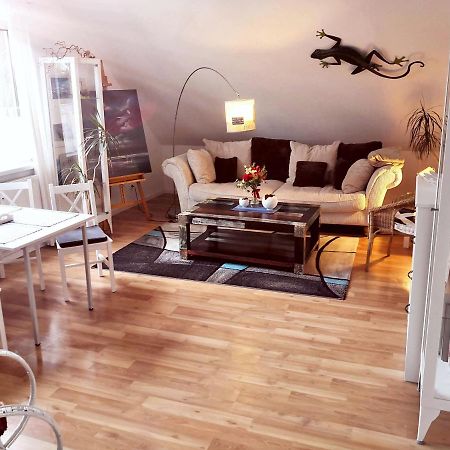 Kuenstler Ferienwohnung 3 Zimmer Kueche Bad Zentrale Lage Wulsbuttel Εξωτερικό φωτογραφία