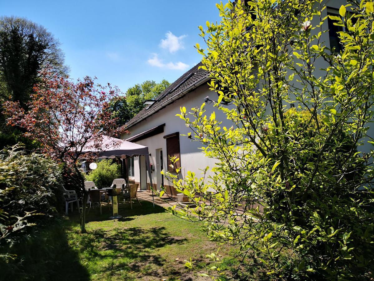 Kuenstler Ferienwohnung 3 Zimmer Kueche Bad Zentrale Lage Wulsbuttel Εξωτερικό φωτογραφία