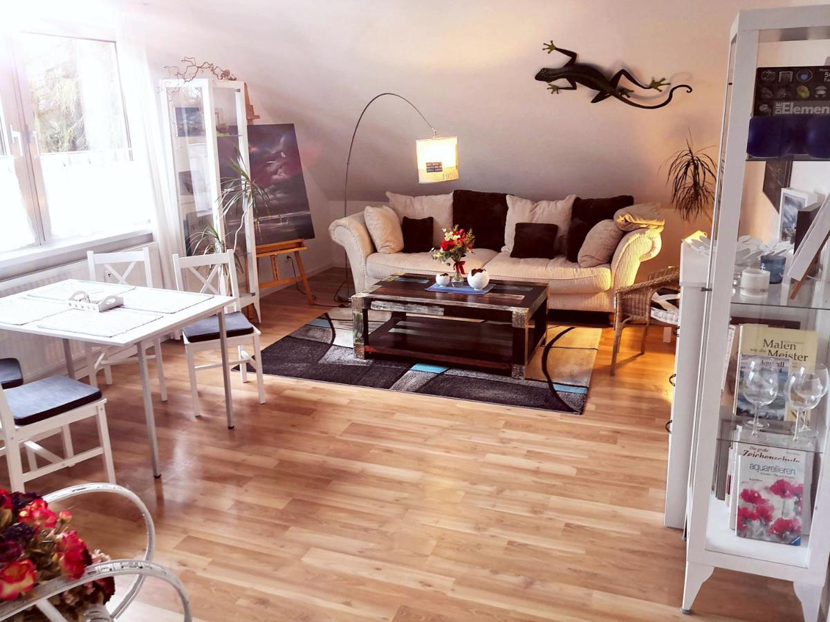 Kuenstler Ferienwohnung 3 Zimmer Kueche Bad Zentrale Lage Wulsbuttel Εξωτερικό φωτογραφία
