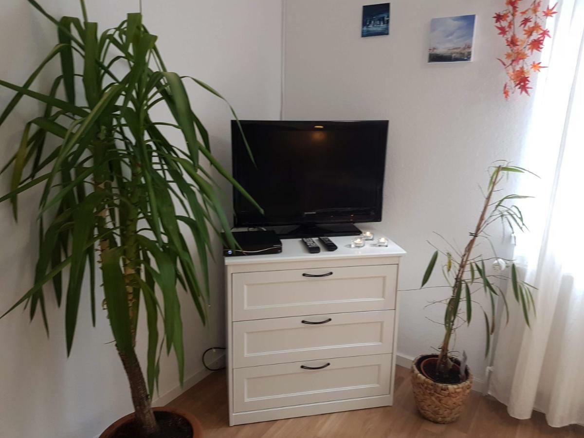 Kuenstler Ferienwohnung 3 Zimmer Kueche Bad Zentrale Lage Wulsbuttel Εξωτερικό φωτογραφία