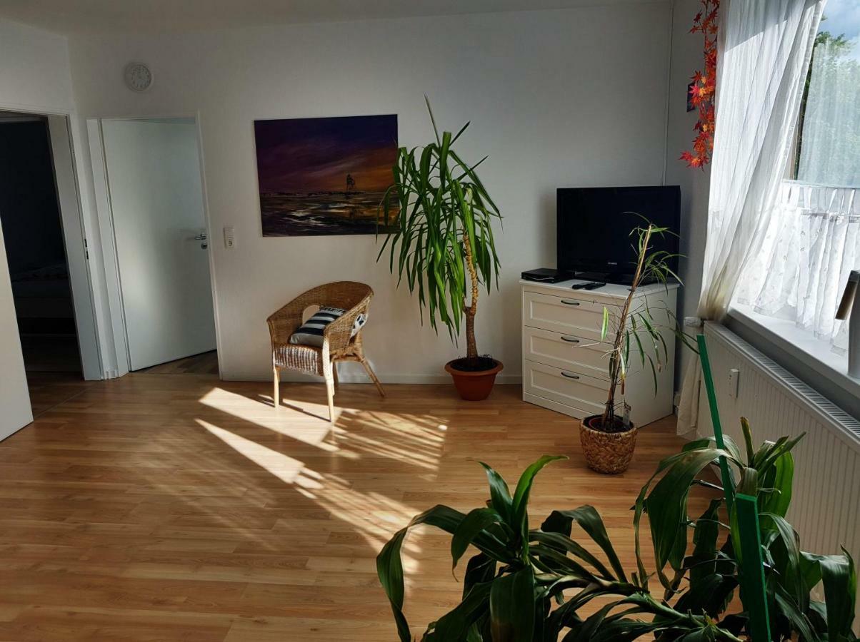 Kuenstler Ferienwohnung 3 Zimmer Kueche Bad Zentrale Lage Wulsbuttel Εξωτερικό φωτογραφία