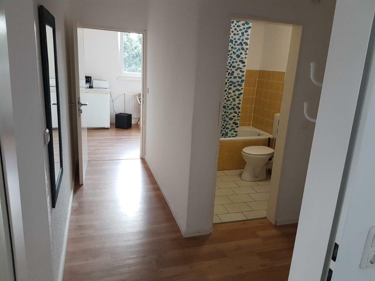Kuenstler Ferienwohnung 3 Zimmer Kueche Bad Zentrale Lage Wulsbuttel Εξωτερικό φωτογραφία