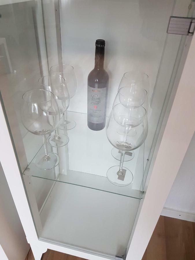 Kuenstler Ferienwohnung 3 Zimmer Kueche Bad Zentrale Lage Wulsbuttel Εξωτερικό φωτογραφία